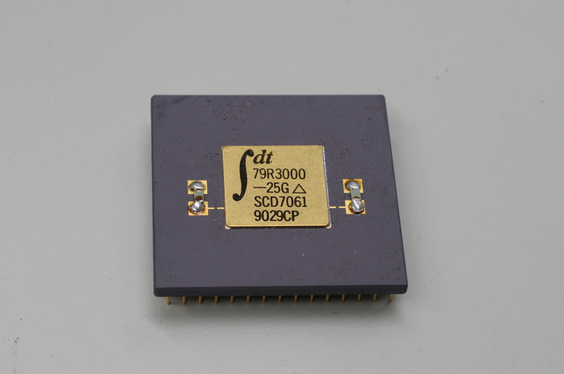 R3000 25MHz 79R3000-25G