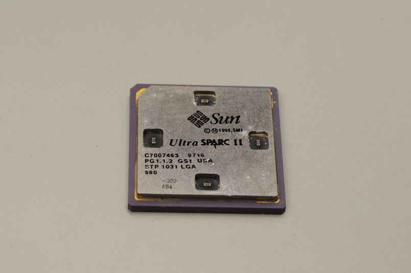 UltraSPARC-II 300MHz STP1031LGA980-300