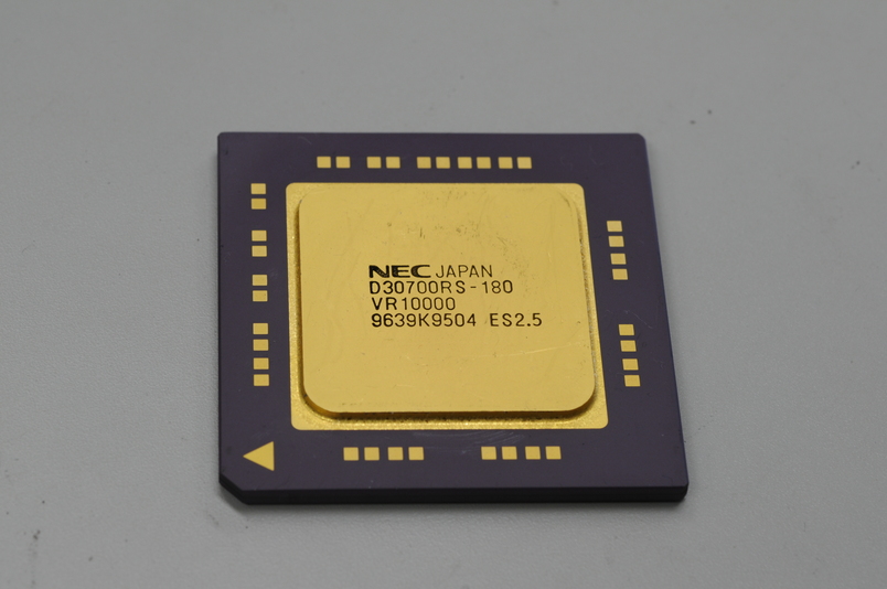 VR10000 180MHz D30700RS-180